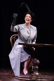 Annette-Bening-in-RUTH-DRAPERS-MONOLOGUES-at-the-Geffen-Playhouse.-Photo-by-Michael-Lamont.
